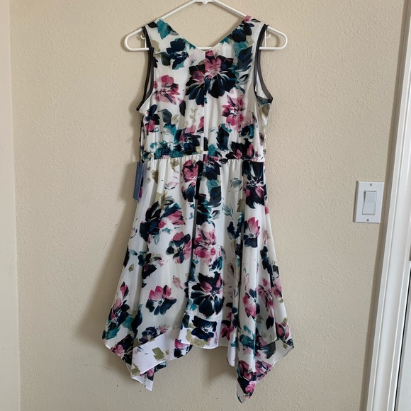 Vera Wang NWT petit floral dress - Picture 4 of 6